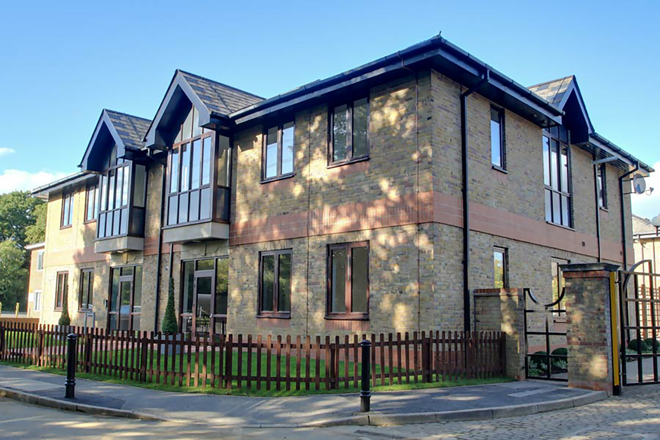 Chertsey Boulevard Bespoke Construction